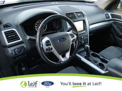 Used 2015 Ford Explorer XLT w/ Equipment Group 202A image 8