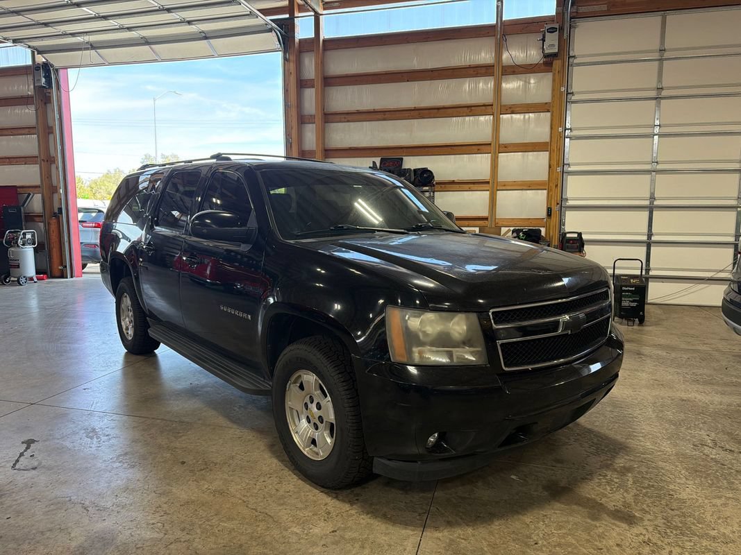 Used 2012 Chevrolet Suburban LT w/ Luxury Package AWD/4WD image 6