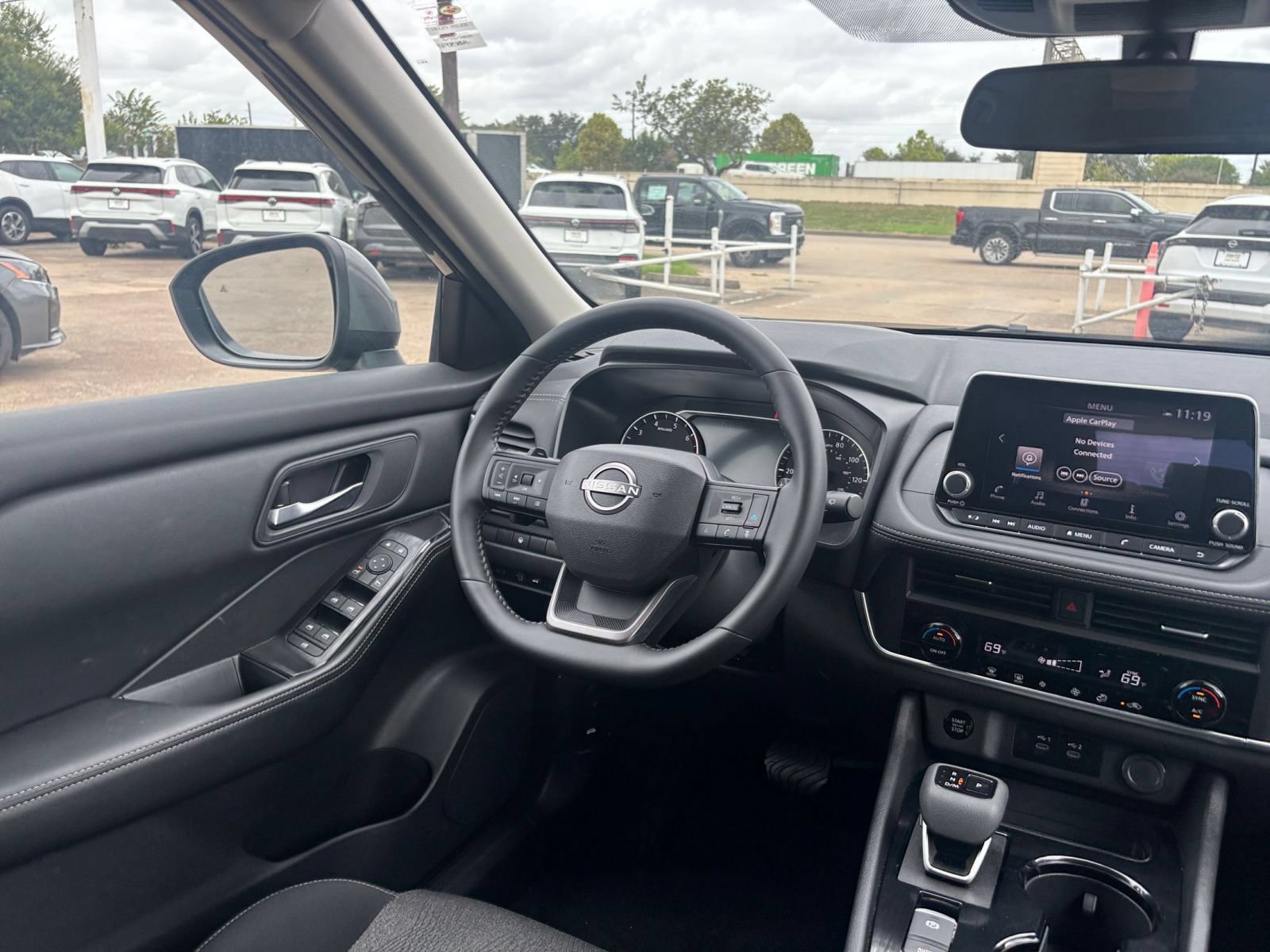 Used 2026 Nissan Rogue SV AWD/4WD image 34