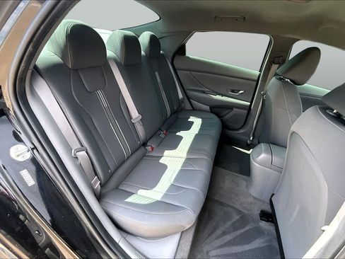 Used 2023 Hyundai Elantra SEL FWD image 20