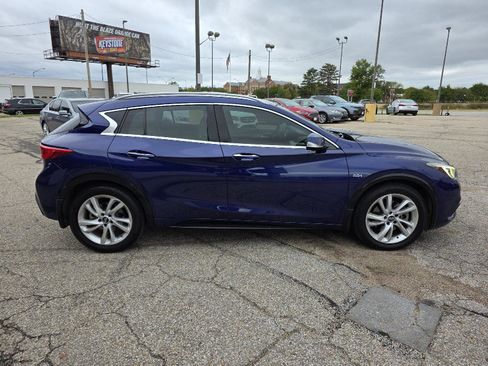 Used 2019 INFINITI QX30 w/ Navigation Package image 4