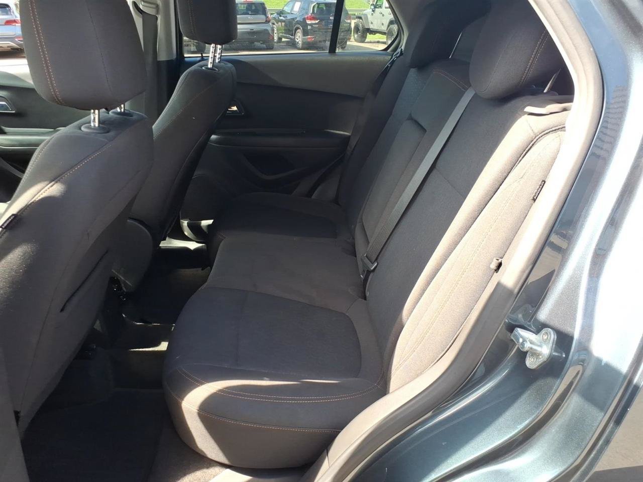 Used 2021 Chevrolet Trax LS w/ Tint and Cruise Package AWD/4WD image 8
