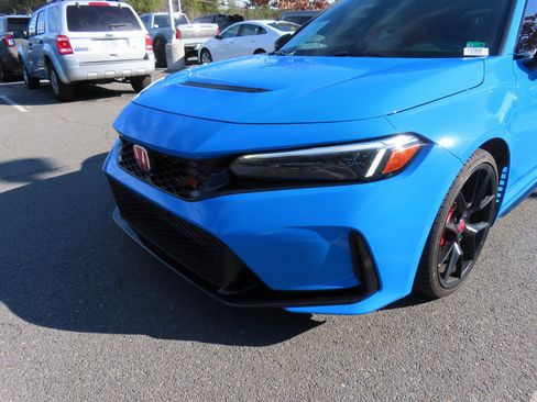 Used 2023 Honda Civic Type R image 9