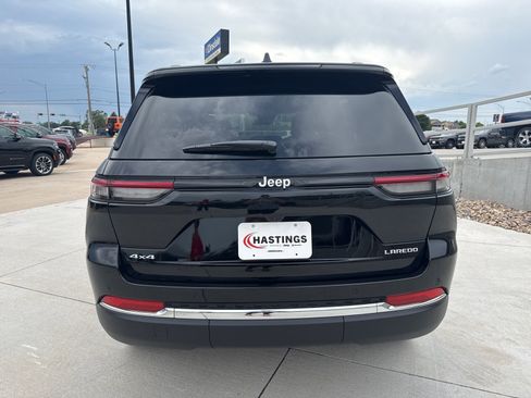 New 2025 Jeep Grand Cherokee Laredo X w/ Luxury Tech Group I image 3