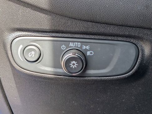 Used 2019 Chevrolet Equinox LT FWD image 15