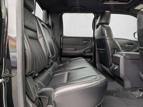 Used 2022 Nissan Frontier Pro-X w/ Pro-X Premium Package image 19