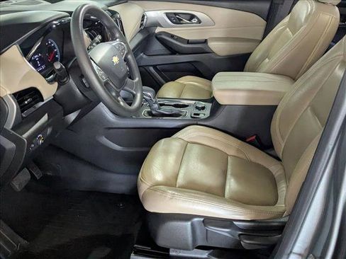 Used 2023 Chevrolet Traverse LS FWD image 12