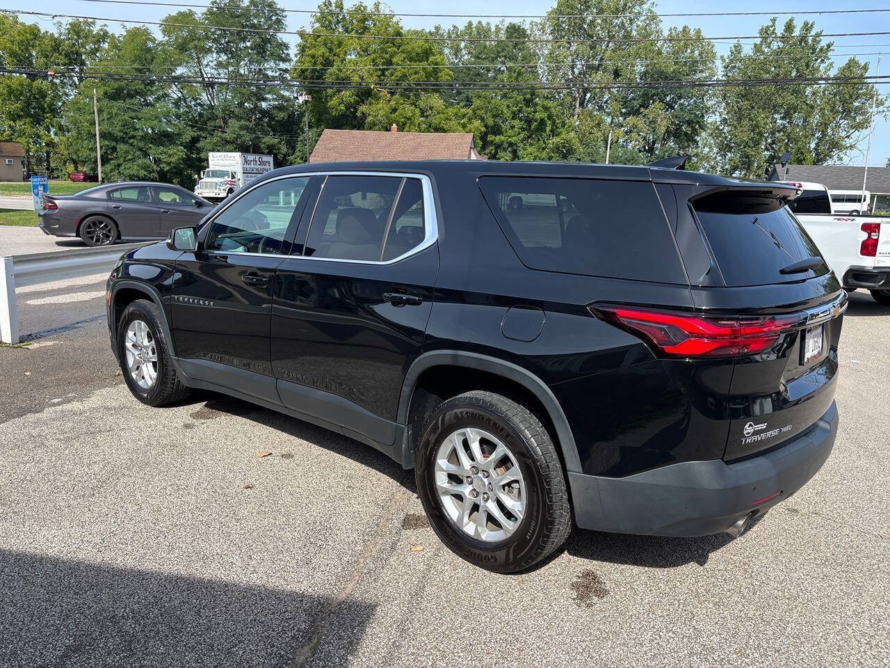 Used 2022 Chevrolet Traverse LS AWD/4WD image 5