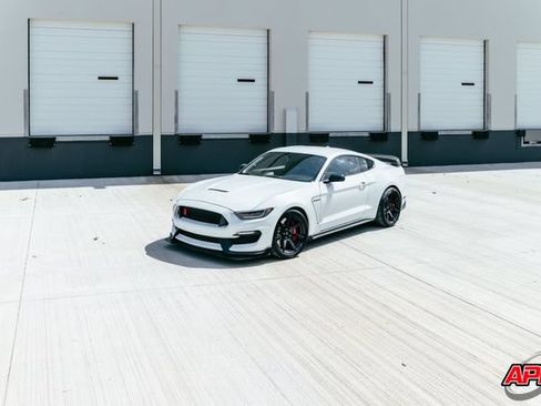 Used 2017 Ford Mustang Shelby GT350R w/ GT350R Equipment Group 920A RWD image 38