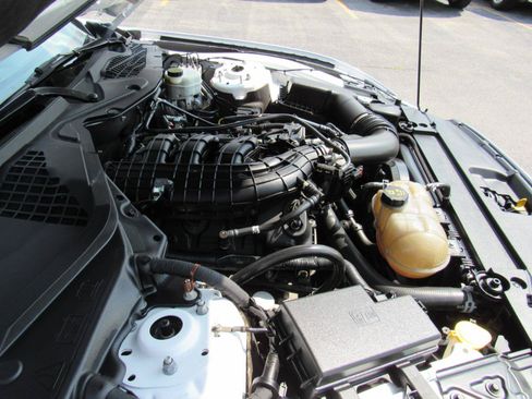 Used 2016 Ford Mustang Coupe w/ Equipment Group 051A RWD image 25