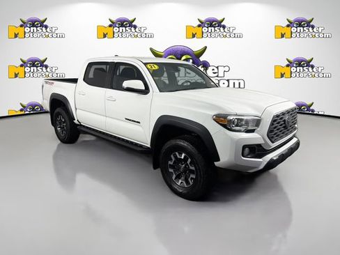 Used 2021 Toyota Tacoma TRD Sport AWD/4WD image 3