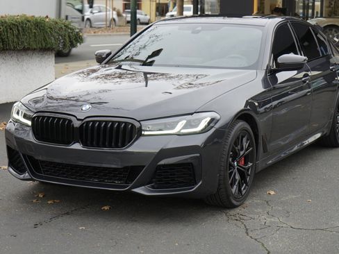 Used 2023 BMW 540i w/ M Sport Package image 3