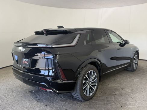 Used 2024 Cadillac Lyriq Sport AWD/4WD image 9