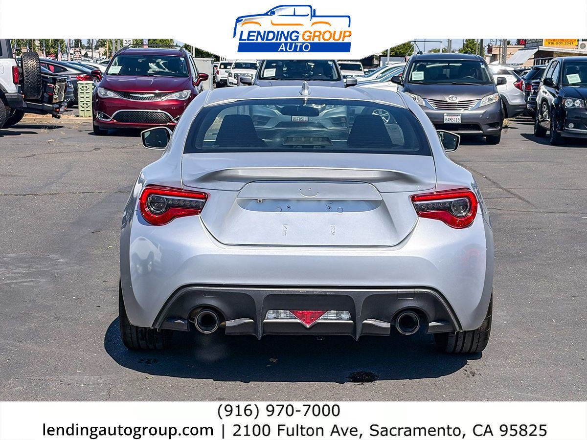 Used 2017 Toyota 86 RWD image 3