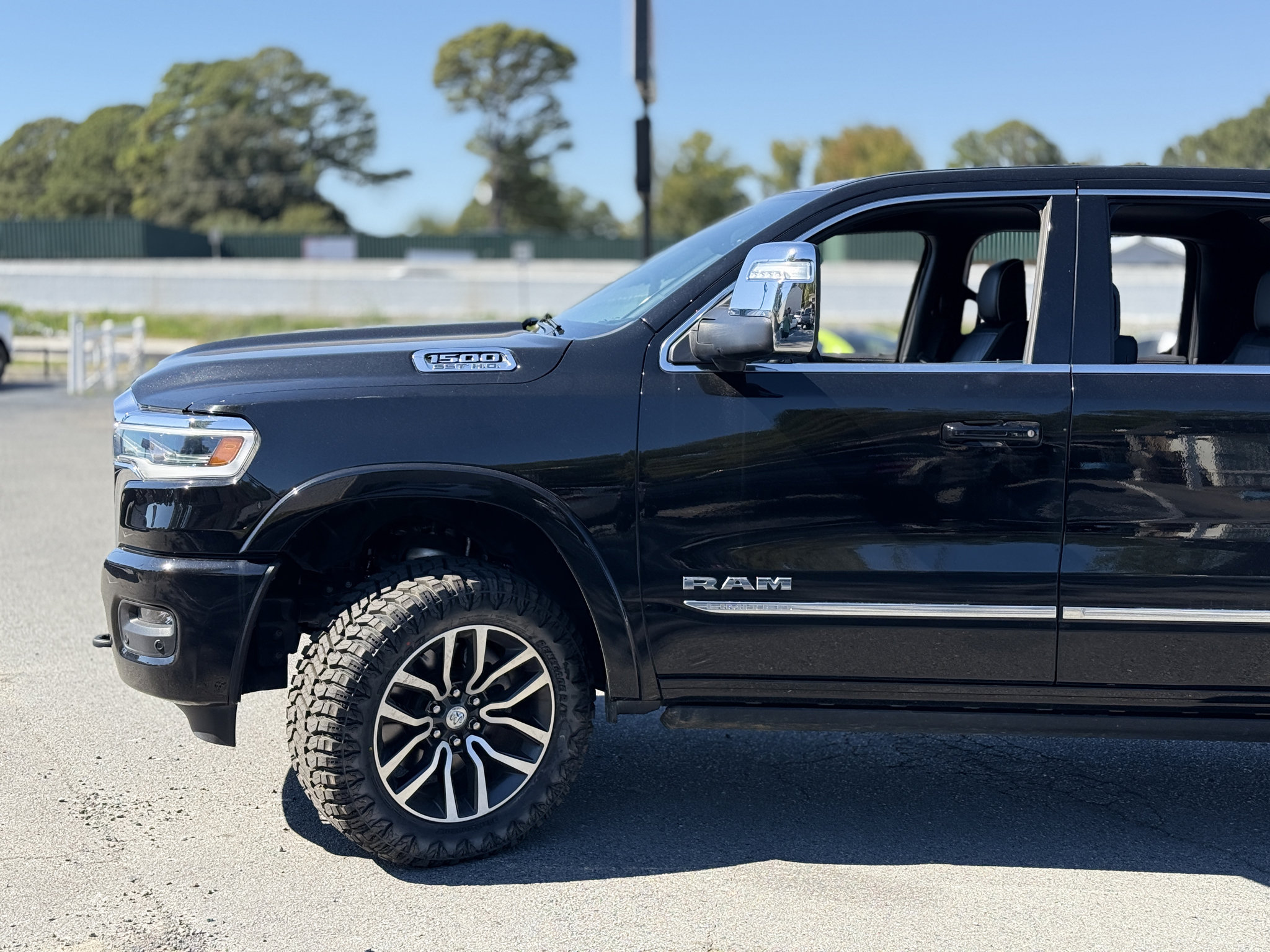 Used 2025 RAM 1500 Limited w/ Trailer Tow Group AWD/4WD image 26