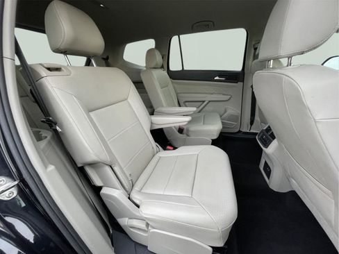 Used 2023 Volkswagen Atlas SE w/ Black Wheel Package image 22
