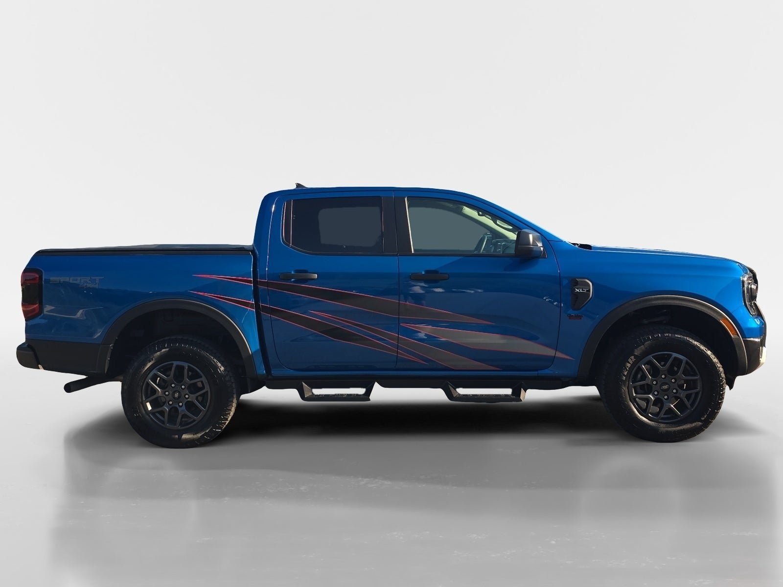 Used 2025 Ford Ranger XLT w/ Equipment Group 301A High AWD/4WD image 2