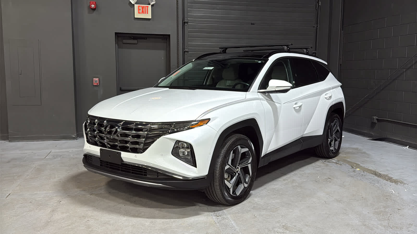 Used 2023 Hyundai Tucson Limited AWD/4WD image 3