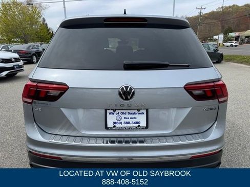 Certified 2023 Volkswagen Tiguan SE w/ Panoramic Sunroof Package AWD/4WD image 6