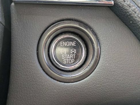 Used 2013 Lincoln MKS FWD image 31