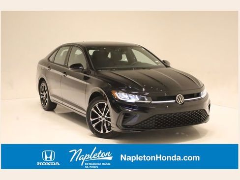 Used 2025 Volkswagen Jetta Sport FWD image 1