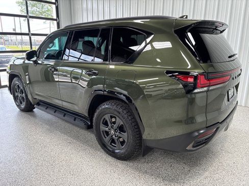 Used 2025 Lexus LX 700h Overtrail w/ Accessory Package (Z1) AWD/4WD image 2