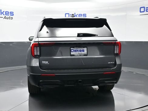 Used 2025 Ford Explorer ST-Line w/ ST-Line Street Pack image 7