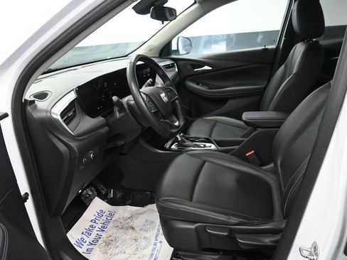 Used 2024 Buick Encore GX Sport Touring image 17