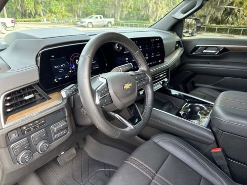 Used 2025 Chevrolet Tahoe High Country image 24