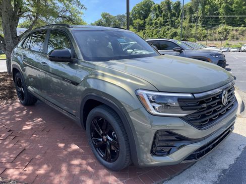 New 2026 Volkswagen Atlas Cross Sport SEL R-Line AWD/4WD image 3