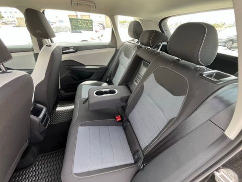 Certified 2025 Volkswagen Taos S image 12