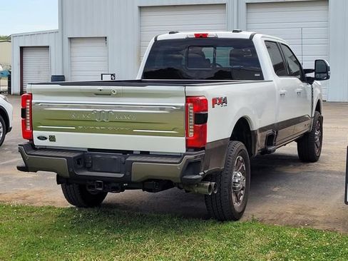 Used 2023 Ford F350 King Ranch w/ FX4 Off-Road Package image 4