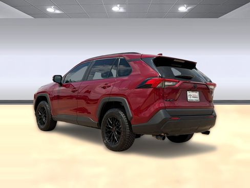 Used 2025 Toyota RAV4 XLE w/ Convenience Package FWD image 3