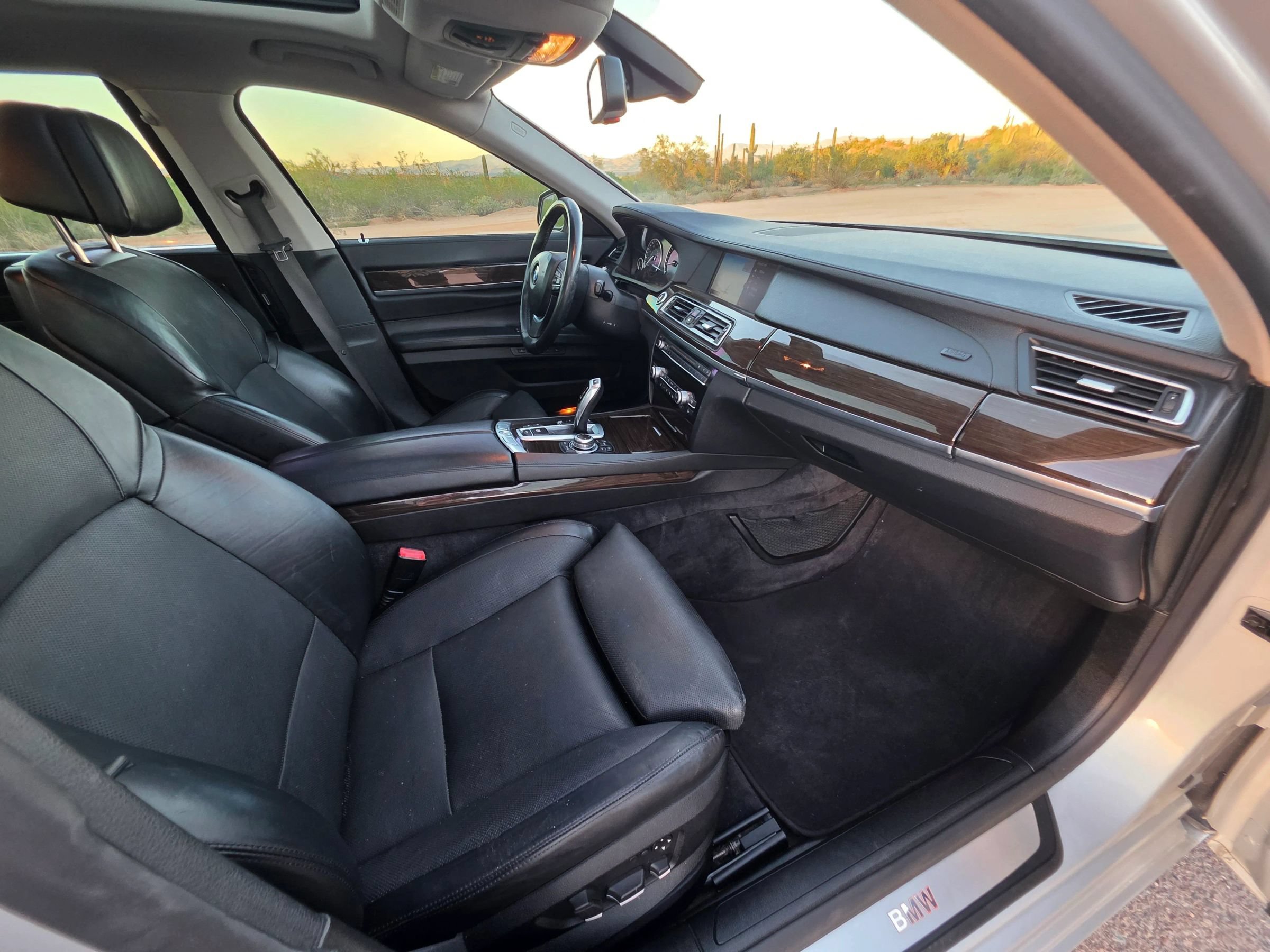 Used 2009 BMW 750Li w/ Sport Pkg RWD image 15