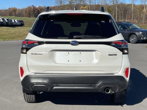 Used 2025 Subaru Forester Limited AWD/4WD image 3