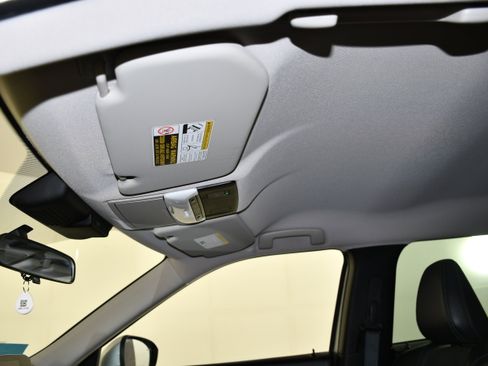 Used 2022 Mitsubishi Outlander SE image 39