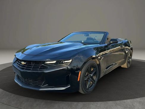 Used 2019 Chevrolet Camaro LT RWD image 1