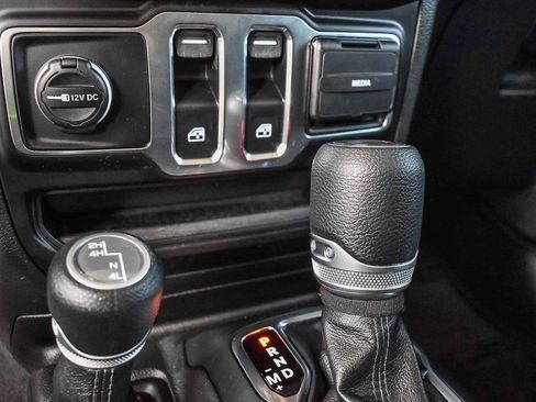 Used 2021 Jeep Wrangler Willys image 17