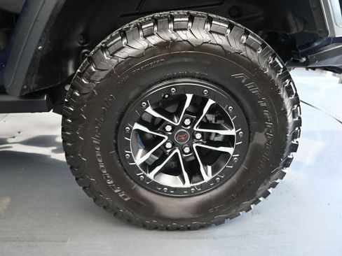 Used 2025 Jeep Wrangler Unlimited Rubicon w/ XTREMEE 35" Tire Package AWD/4WD image 14