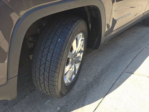 Used 2015 Jeep Cherokee Limited AWD/4WD image 39