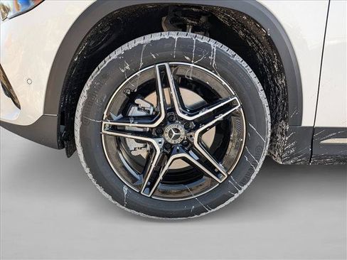 Certified 2026 Mercedes-Benz GLA 250 4MATIC image 9