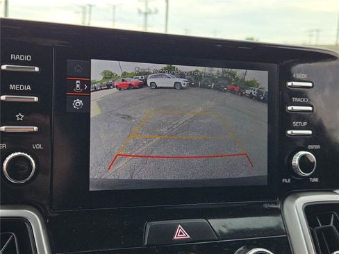 Used 2022 Kia Sorento LX AWD/4WD image 9