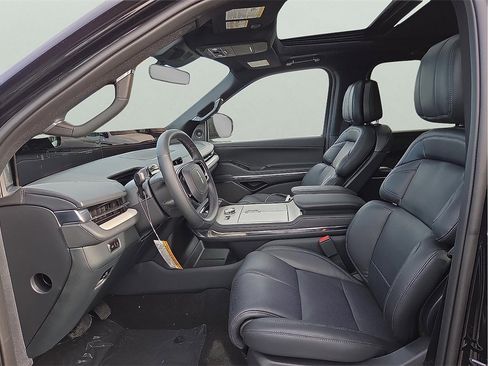 New 2025 Lincoln Navigator Reserve w/ Jet Appearance Package image 12