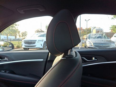 Used 2025 Genesis G70 2.5T w/ Sport Prestige Package image 17