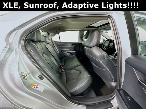 Used 2018 Toyota Camry XLE image 29