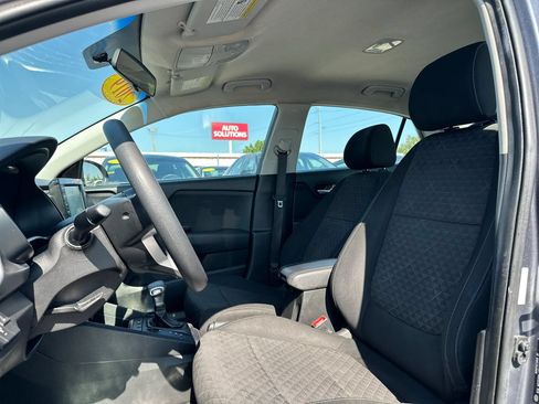 Used 2019 Kia Rio S FWD image 13