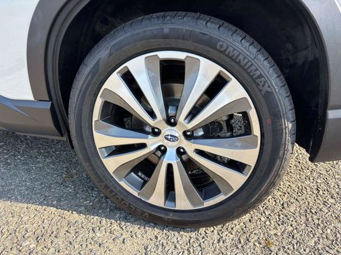Used 2022 Subaru Ascent Limited AWD/4WD image 9