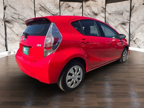 Used 2014 Toyota Prius C One image 6