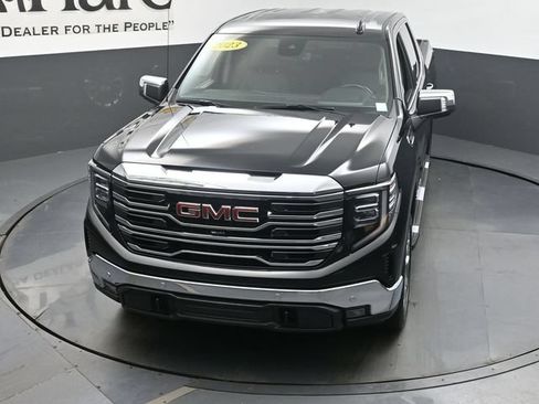 Used 2023 GMC Sierra 1500 SLT w/ SLT Premium Plus Package AWD/4WD image 44