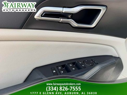 Used 2026 Kia Sportage EX FWD image 15